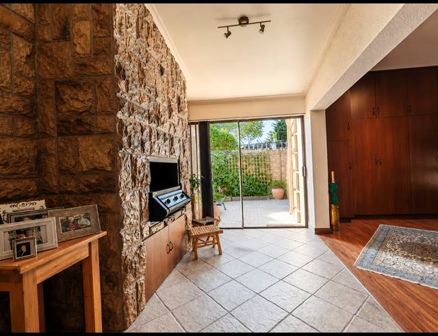 3 BEDROOM TOWNHOUSE FOR SALE IN ARCON PARK